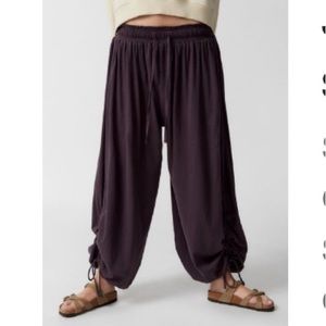 Urban Outfitters Out from Under Ryan Ballon Jogger Pant in Brown - Size S